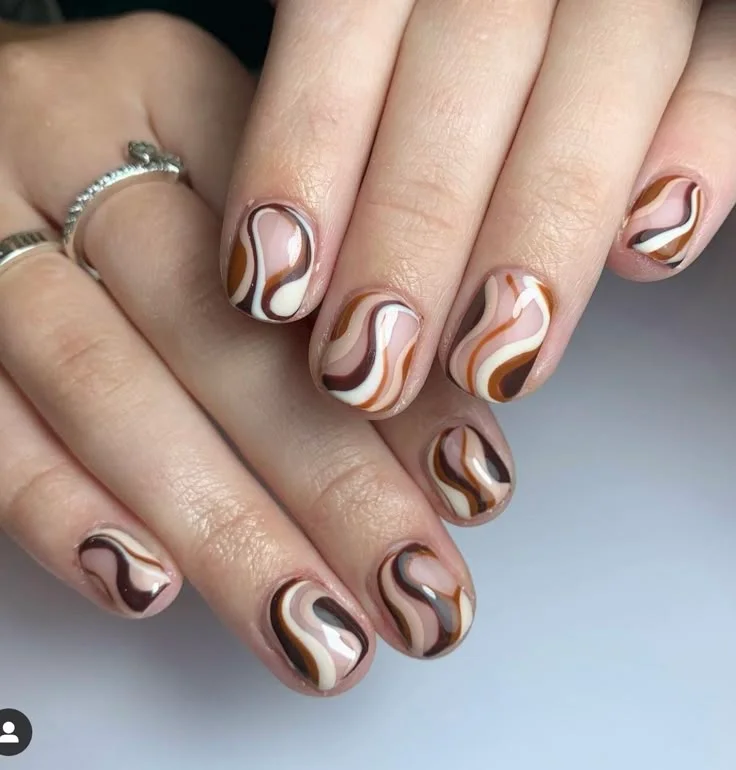 Short Caramel Swirl Nails