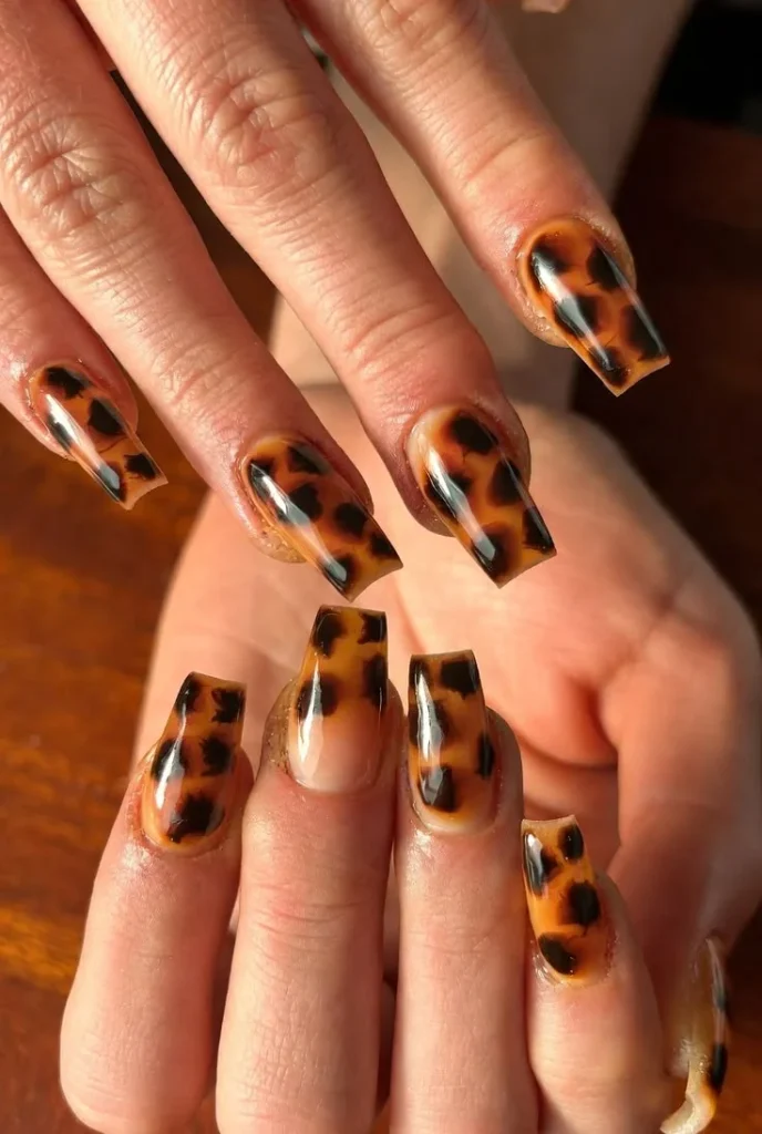 14 Fall Coffin Nails Ideas That Make Your Autumn Manicure Look Trendy And Chic 8 Tortoiseshell Coffin Nails