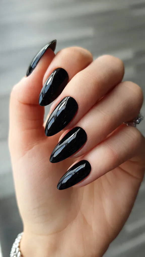 14 Black Almond Nails Ideas That Instantly Make Every Outfit Look Expensive 14 Black Almond Nails