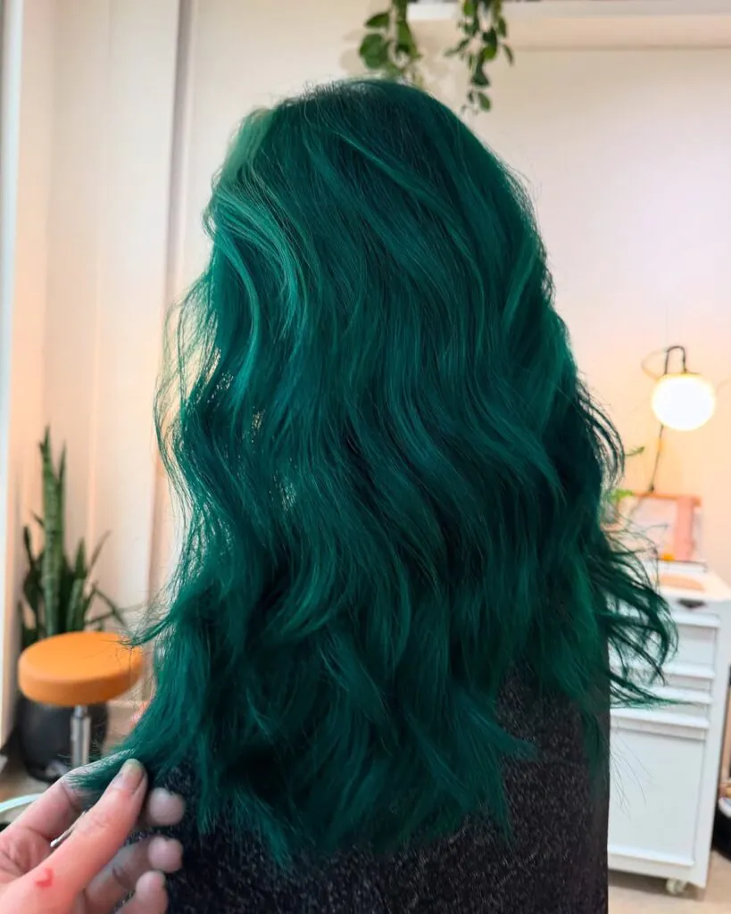 13 Edgy Hair Color Ideas That Instantly Upgrade Your Look (No Boring Hair Allowed) 8 Dark Teal Hair