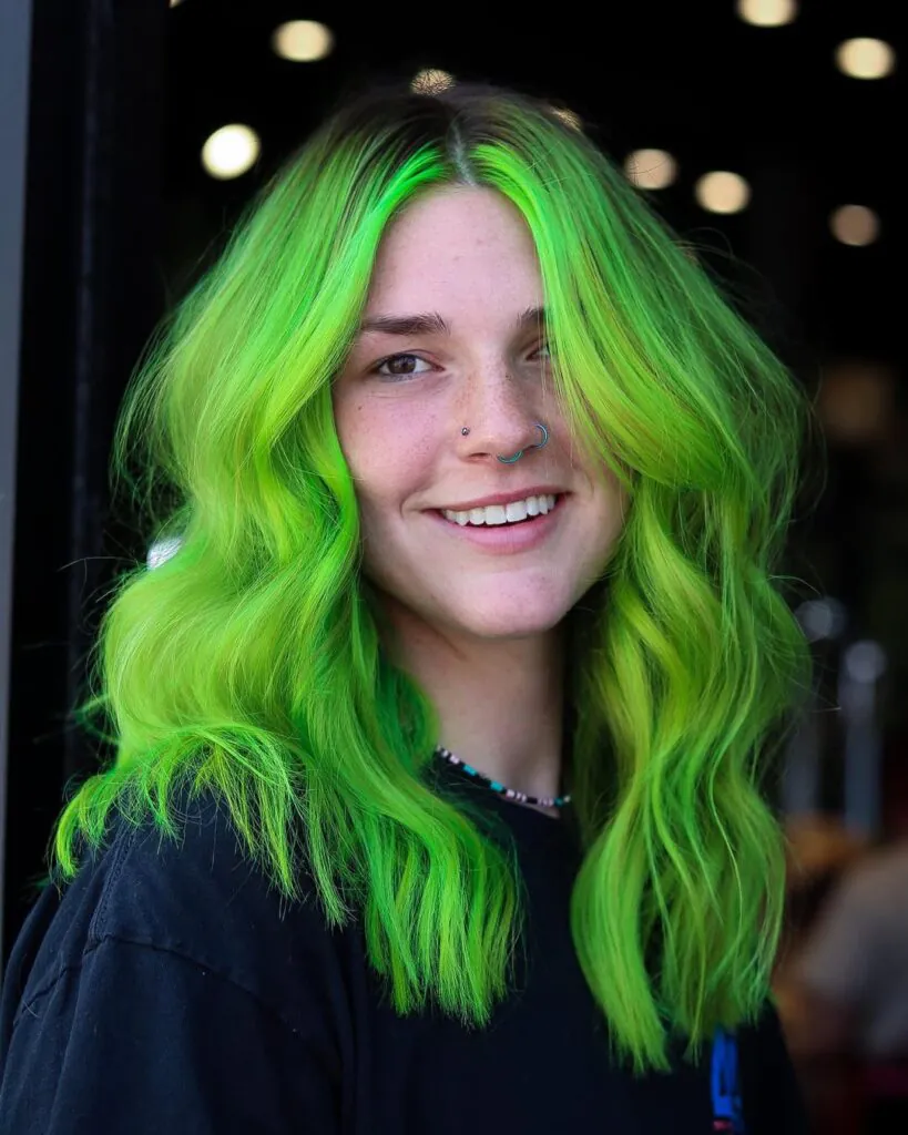 13 Edgy Hair Color Ideas That Instantly Upgrade Your Look (No Boring Hair Allowed) 4 Neon Green Hair