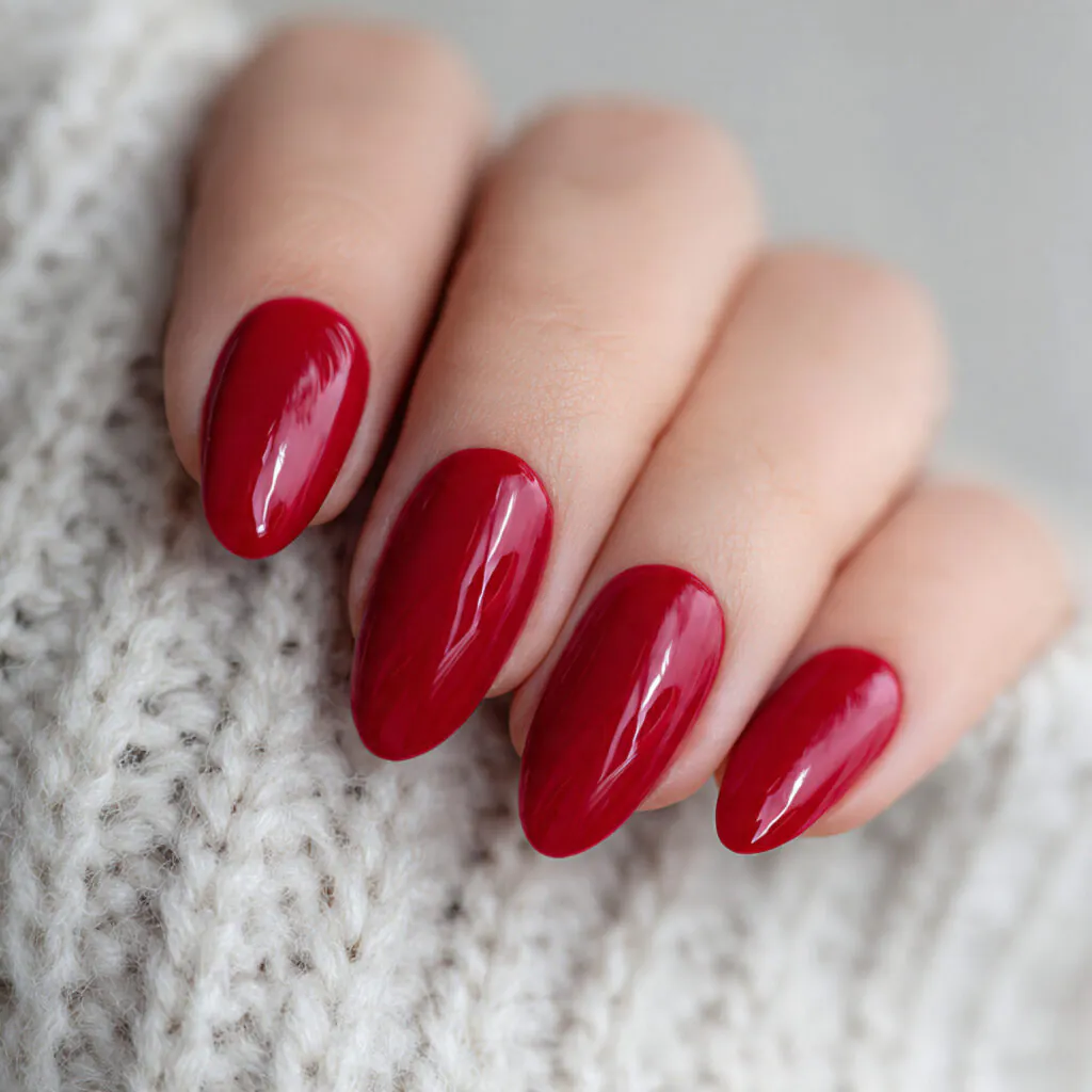14 Short Oval Nails That Are Cute, Chic, and Seriously Easy to Wear Right Now 7 glossy red oval nails