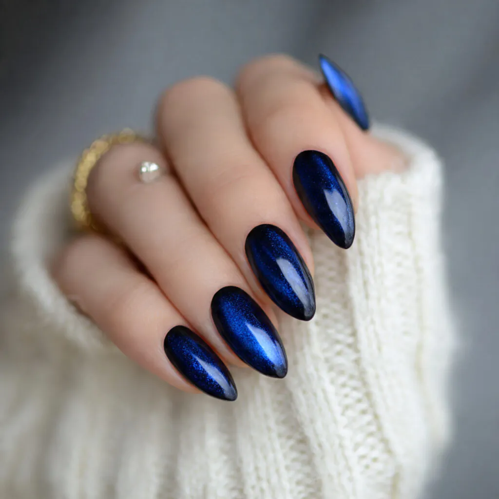 13 Navy Blue Nails Ideas That Look Expensive, Chic, and Totally Copy-Worthy 10 navy blue cat eye nails