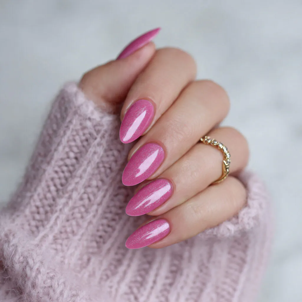13 Pink Almond Nails That Are Cute, Classy, and Seriously Hard to Stop Staring At 14 pink cat eye almond nails